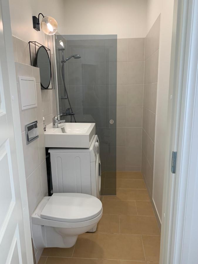 Brand New Well Planned Small Apartment Riga Luaran gambar
